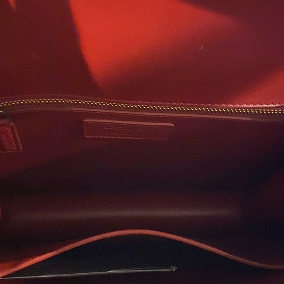 Brand New Authentic SAINT LAURENT
Smooth Calfskin Carre Satchel Royal - Picture 3 of 12